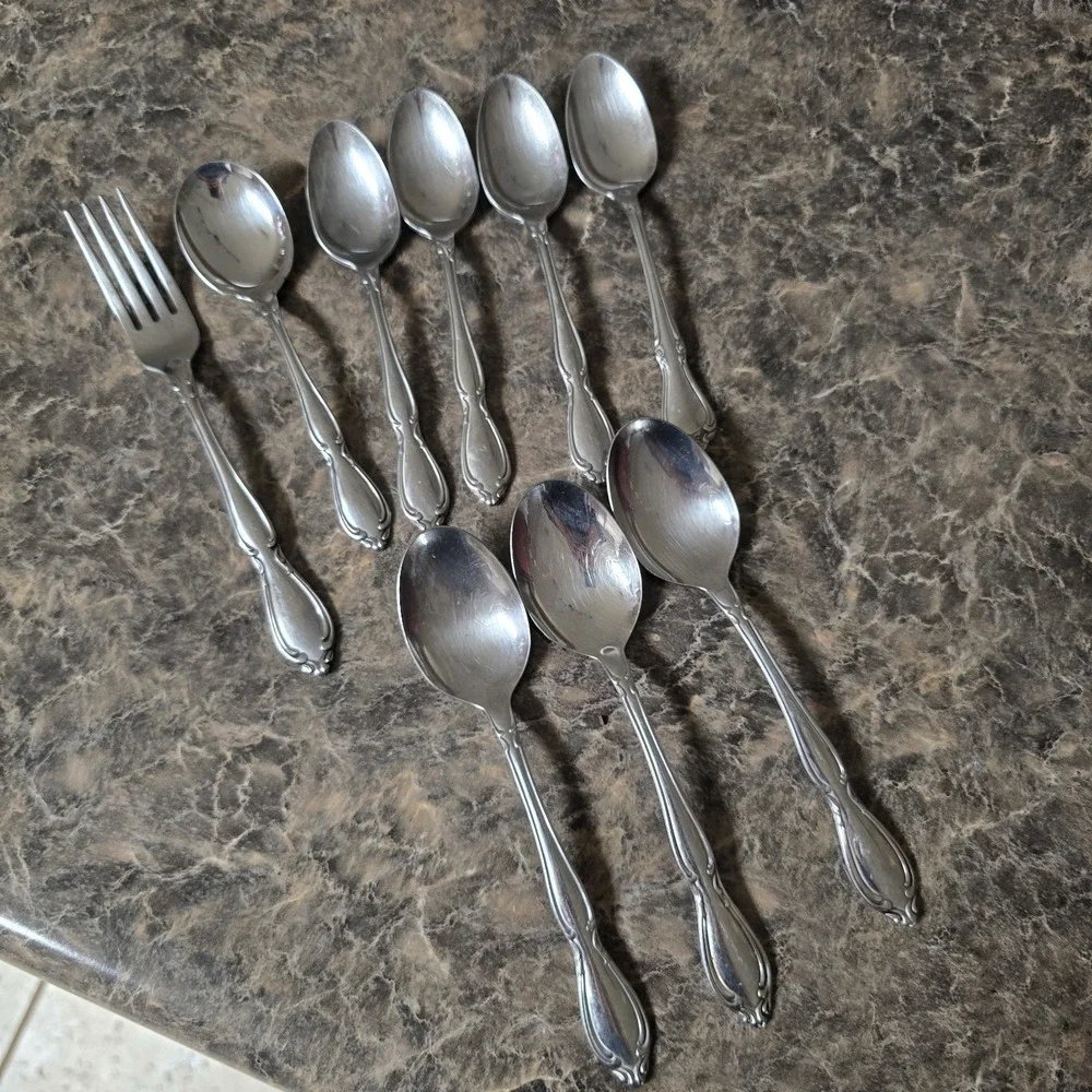Oneida Deluxe STRATHMORE Stainless‎ Steel Flatware Assorted